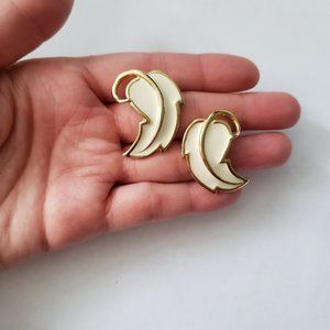 Vintage Cream Enamel Leaf Pattern Earrings